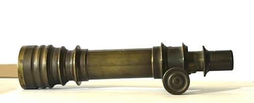 Spiegelteleskop aus
